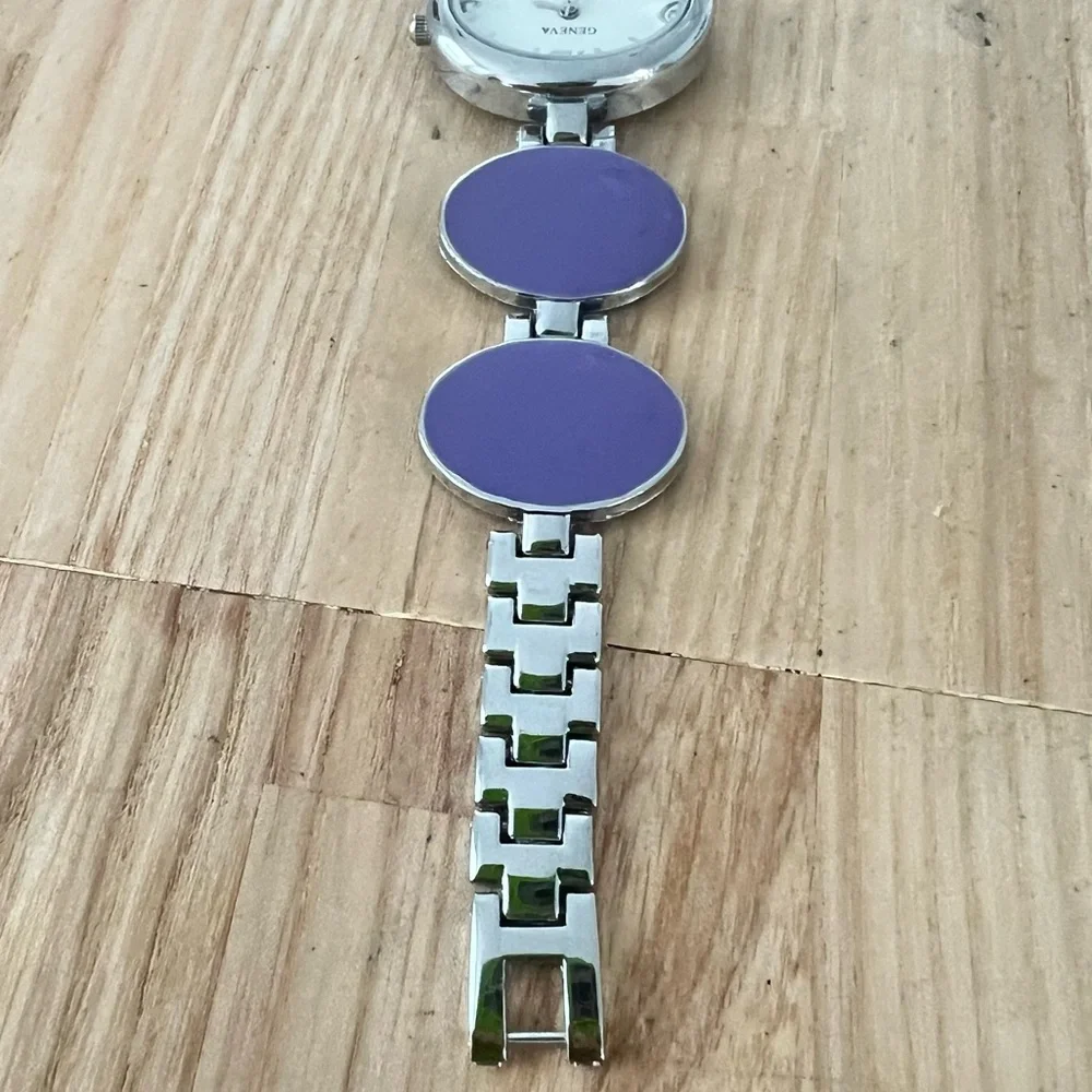 Geneva ladies oval silver tone purple bracelet fashion watch NEW BATTERY